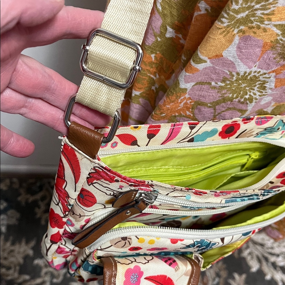 Lily Bloom Cats Floral Crossbody Bag - Picture 11 of 12